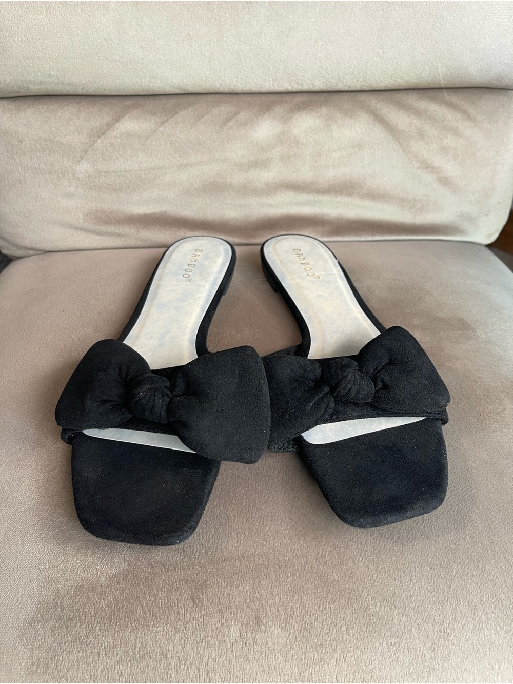 Black Bow-Detail Slides